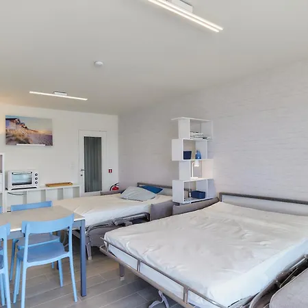 Lecomte - Beachside Escape 128 * Остенде